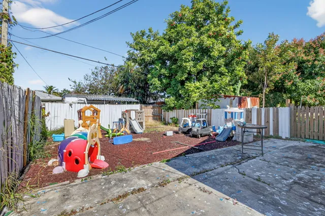 $360,000 | 4963 Elmhurst Road, West Palm Beach, FL 33417