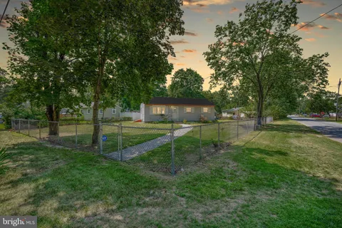 $274,999 | 121 Delwyn Lane, Williamstown, NJ 08094