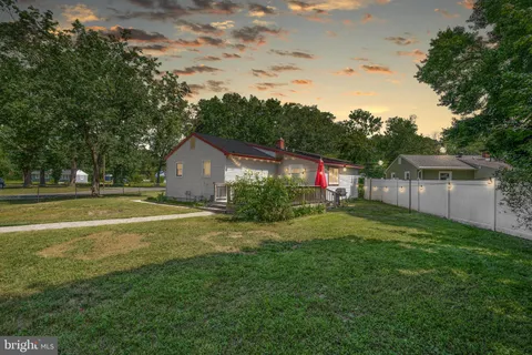 $274,999 | 121 Delwyn Lane, Williamstown, NJ 08094