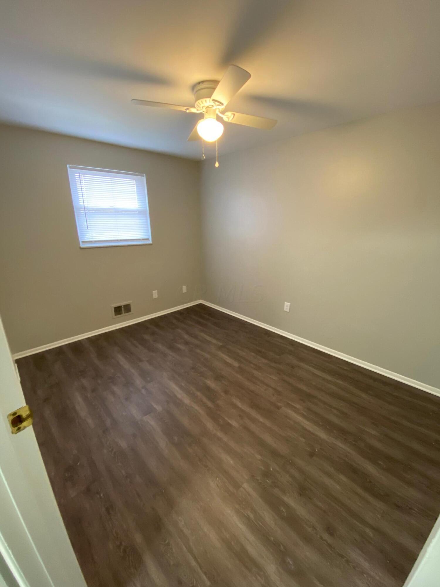 5696 Beechcroft Road, Unit M Columbus, OH 43229 - Photo 22 of 27 IMG_3002