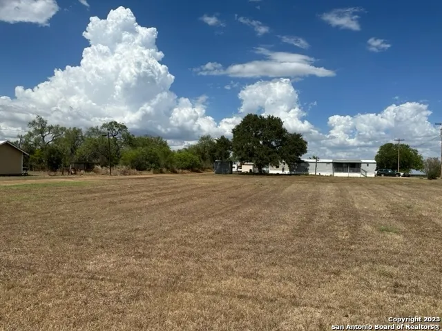 $92,000 | 1309-1311 Hickory Street, Jourdanton, TX 78026