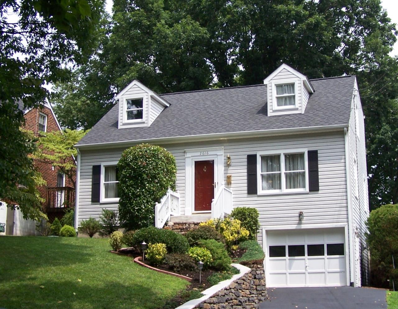 2626 Weaver Road Southwest Roanoke, VA 24015 - Photo 1 of 12 2626 Weaver Road