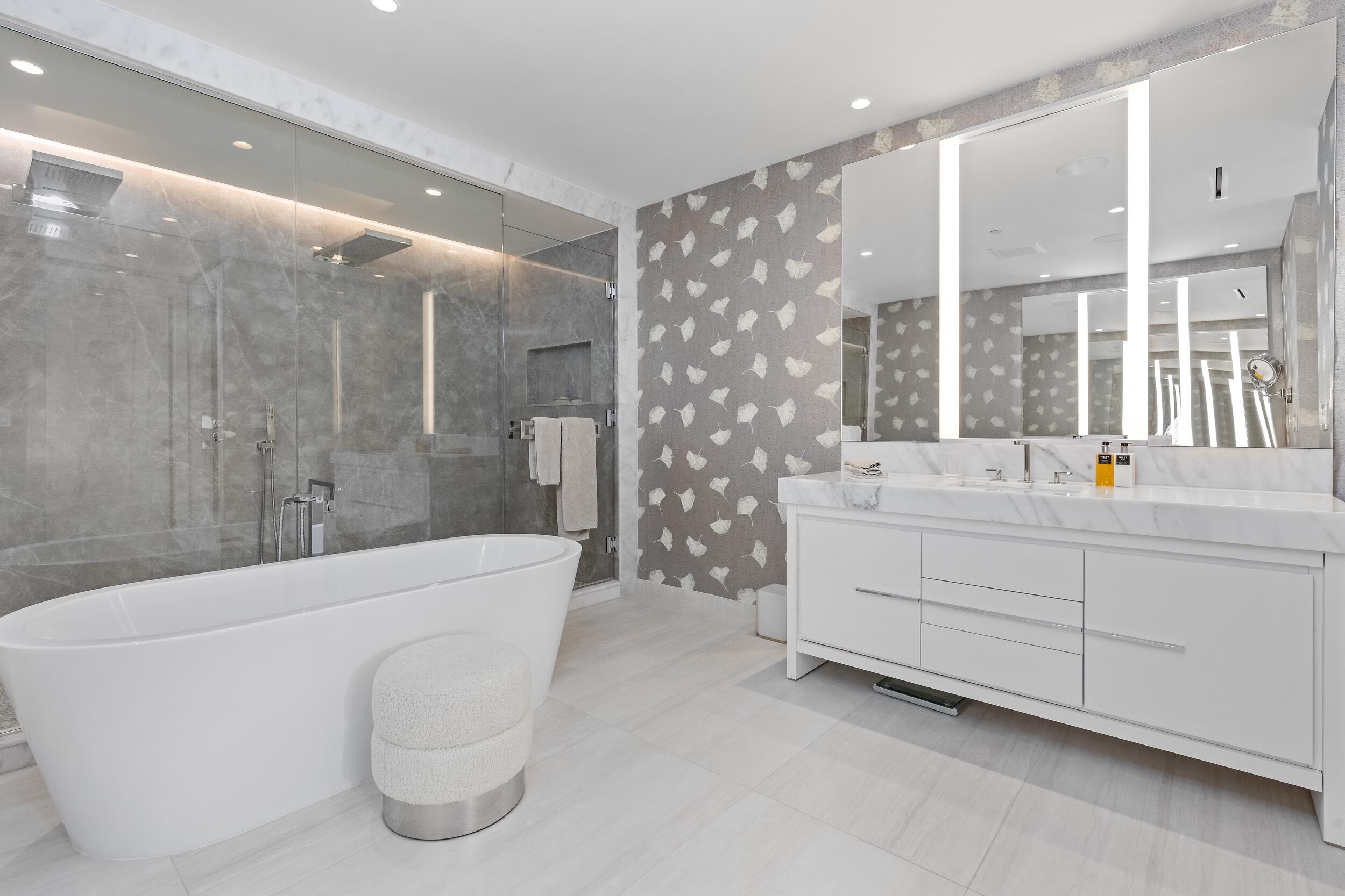 200 Southeast Mizner Boulevard, Unit 203 Boca Raton, FL 33432 - Photo 15 of 47 Primary Bath