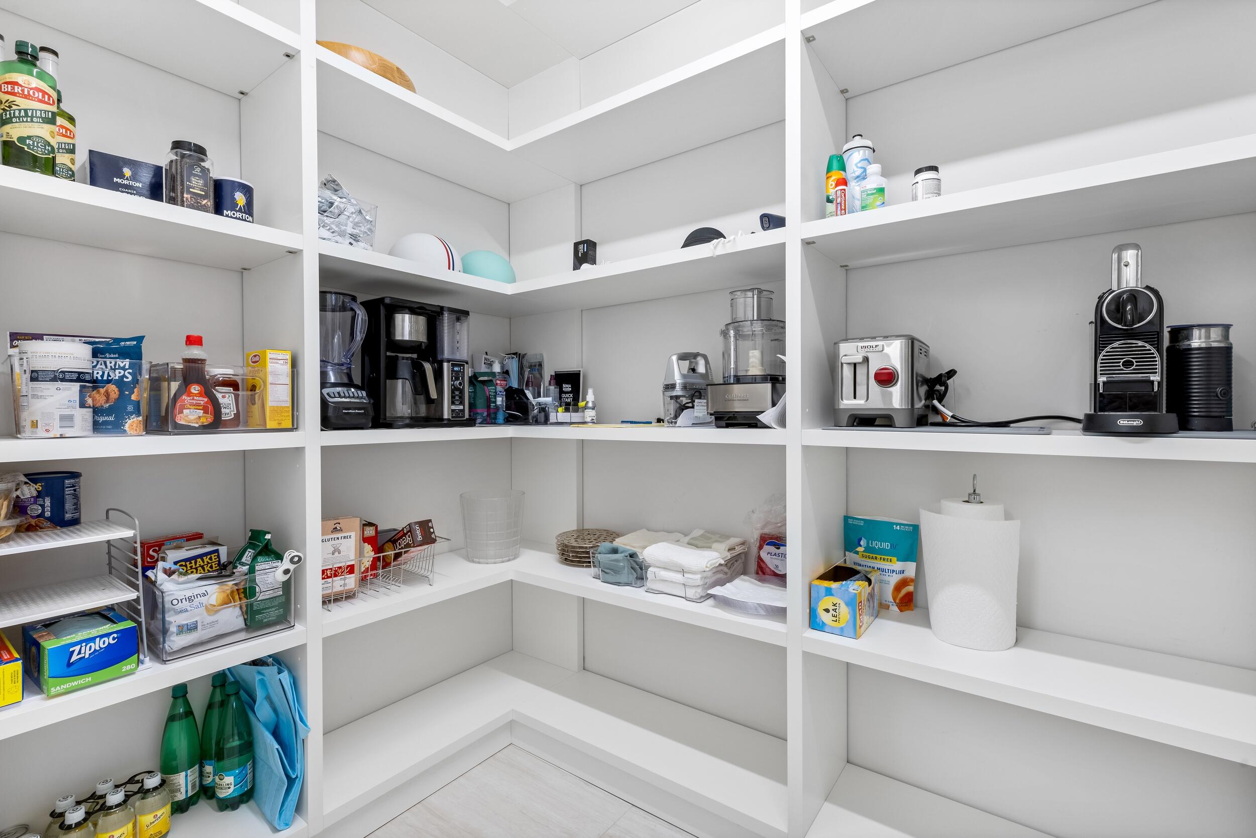 200 Southeast Mizner Boulevard, Unit 203 Boca Raton, FL 33432 - Photo 24 of 47 Pantry