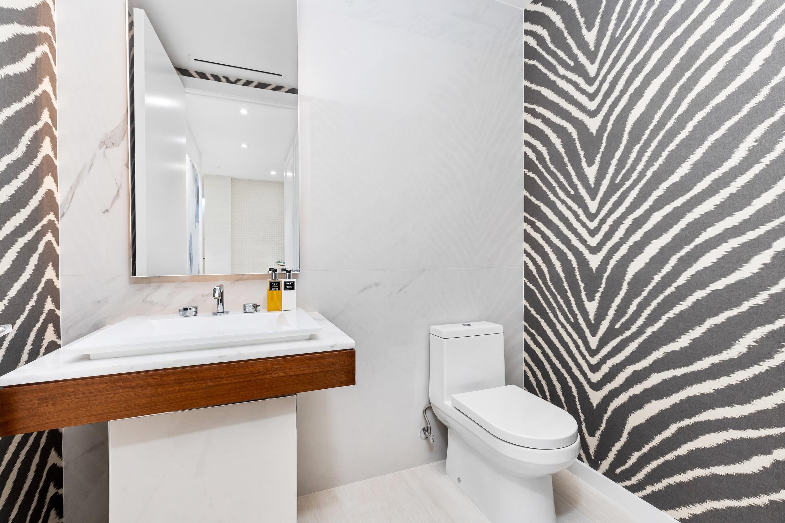 200 Southeast Mizner Boulevard, Unit 203 Boca Raton, FL 33432 - Photo 26 of 47 Powder Room