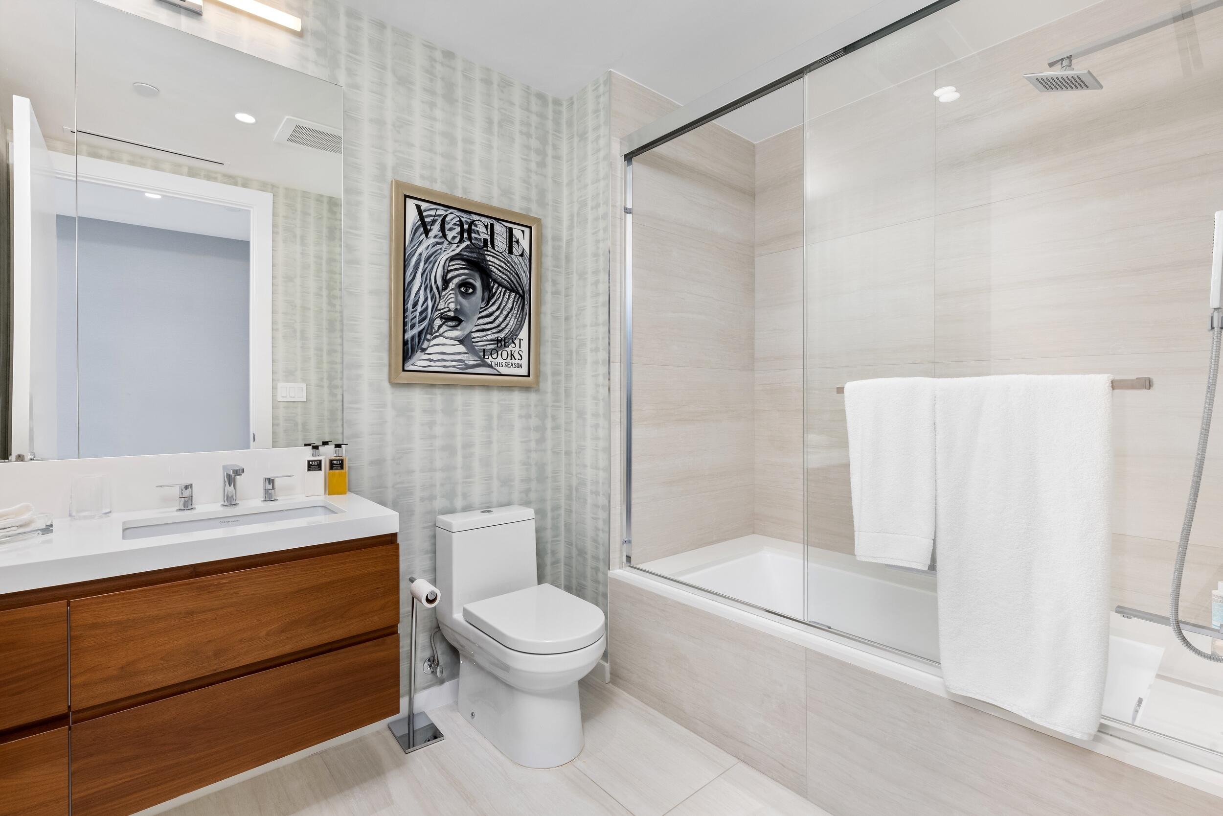 200 Southeast Mizner Boulevard, Unit 203 Boca Raton, FL 33432 - Photo 28 of 47 Guest Bathroom
