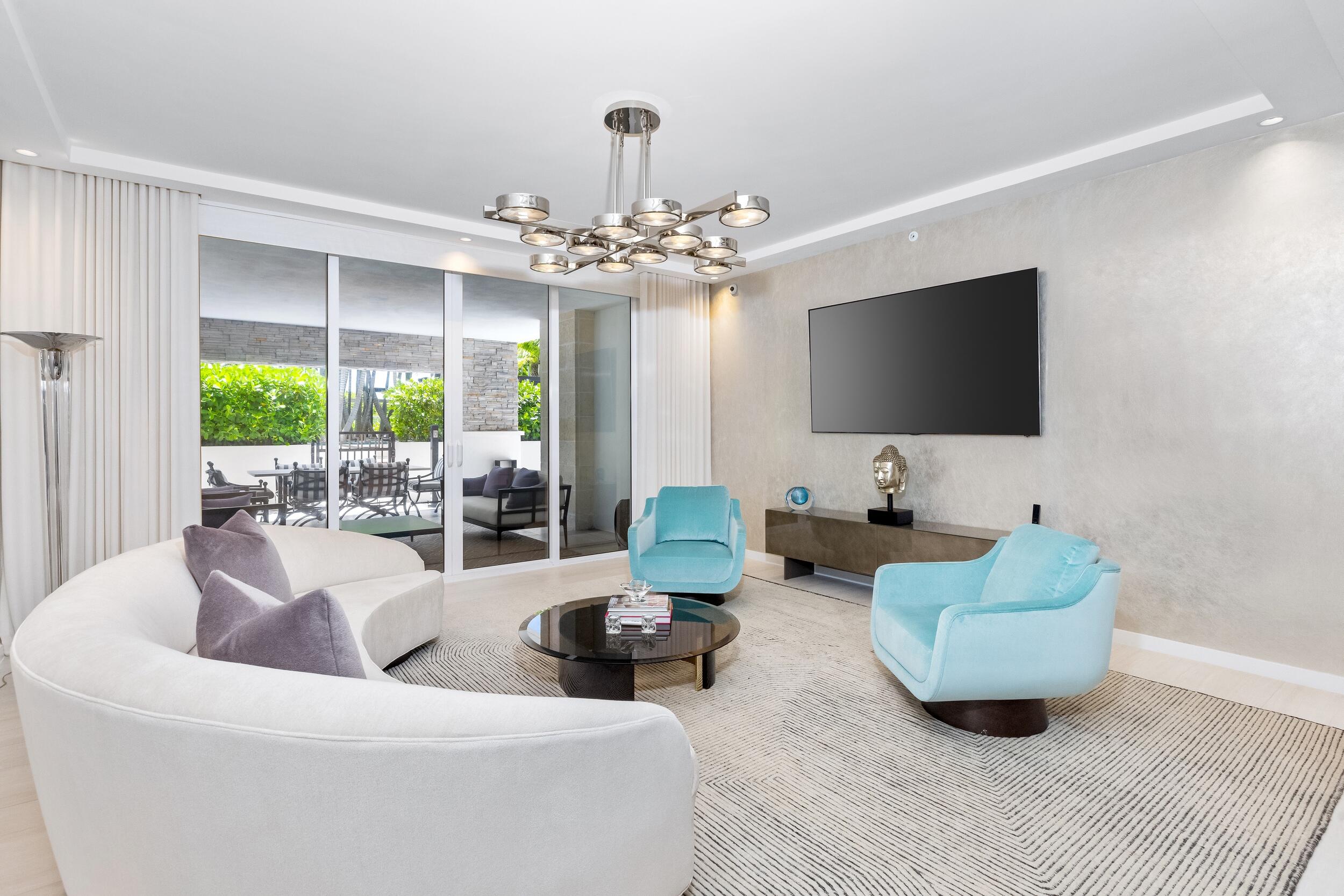 200 Southeast Mizner Boulevard, Unit 203 Boca Raton, FL 33432 - Photo 4 of 47 Living Area