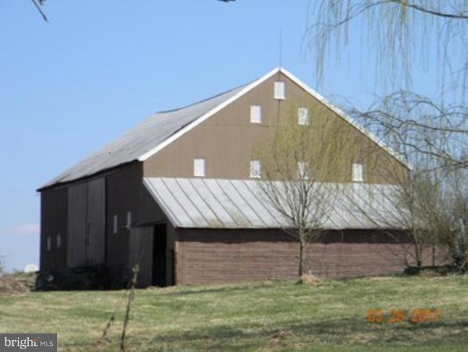 10402 Lenhart Road Frederick, MD 21701 - Photo 8 of 10 Barn