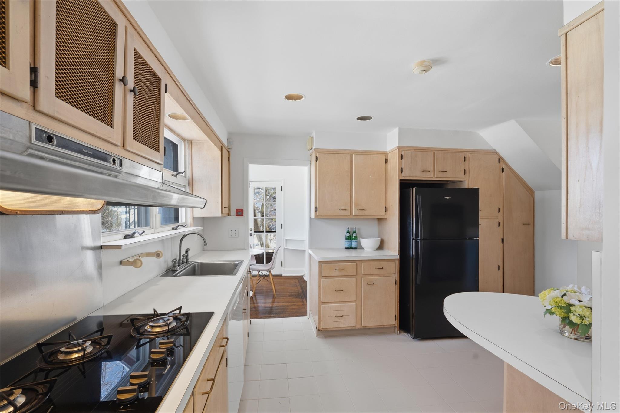 2 Springdale Road Larchmont, NY 10538 - Photo 16 of 32