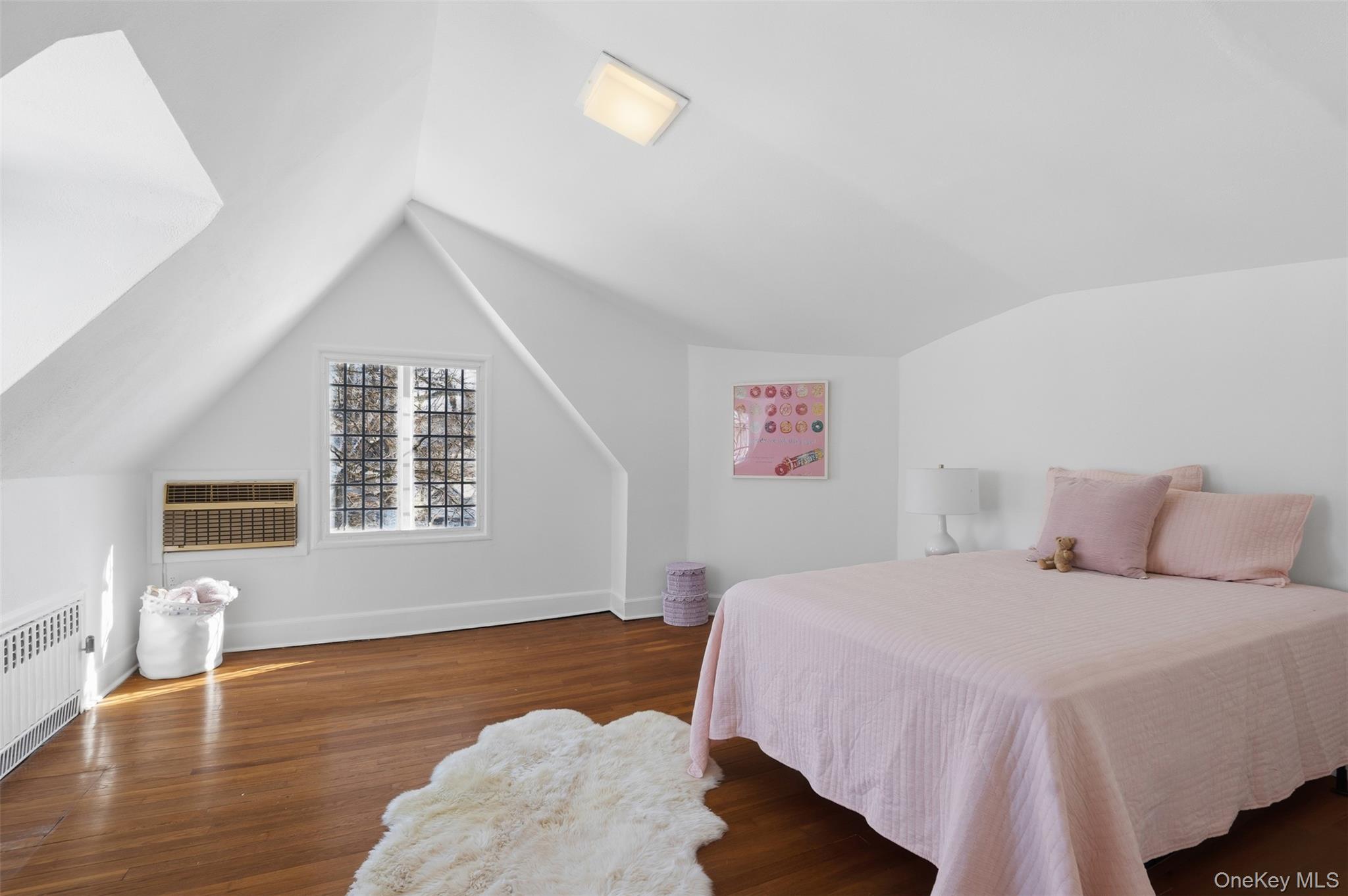 2 Springdale Road Larchmont, NY 10538 - Photo 22 of 32 Upstairs bedrrom