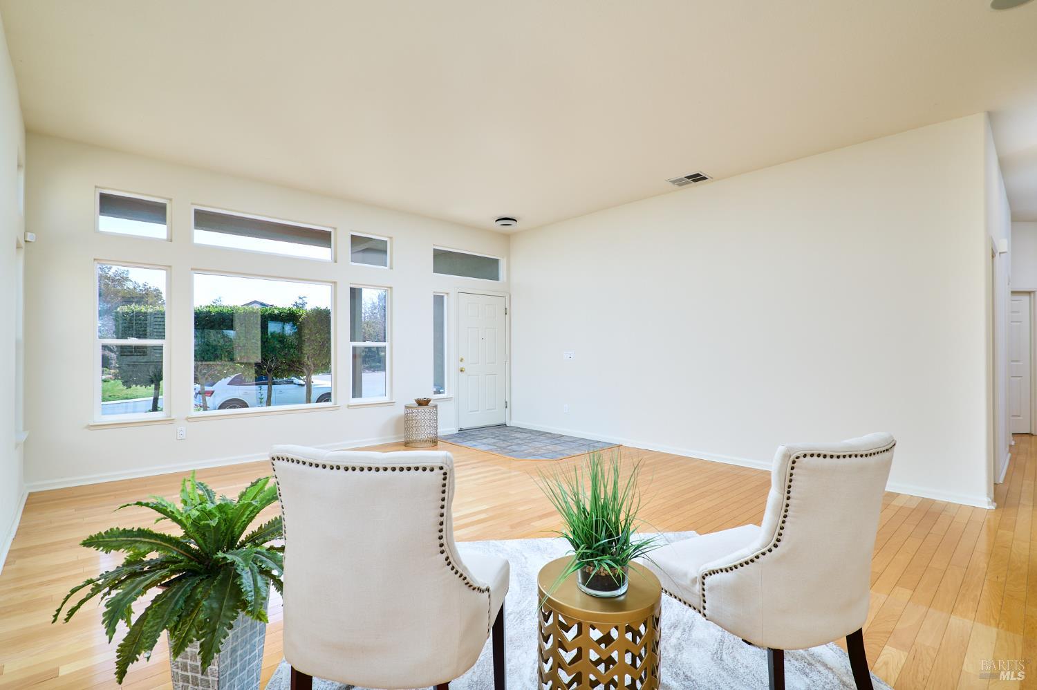 48 Augusta Court Rio Vista, CA 94571 - Photo 7 of 32 a living room with furniture and a potted plant