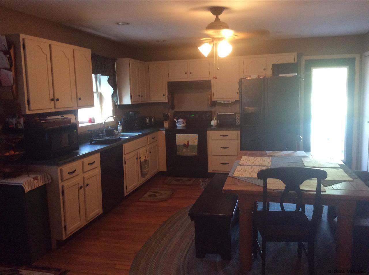 11 Plank Road Halfmoon, NY 12188 - Photo 13 of 25 Photo 13