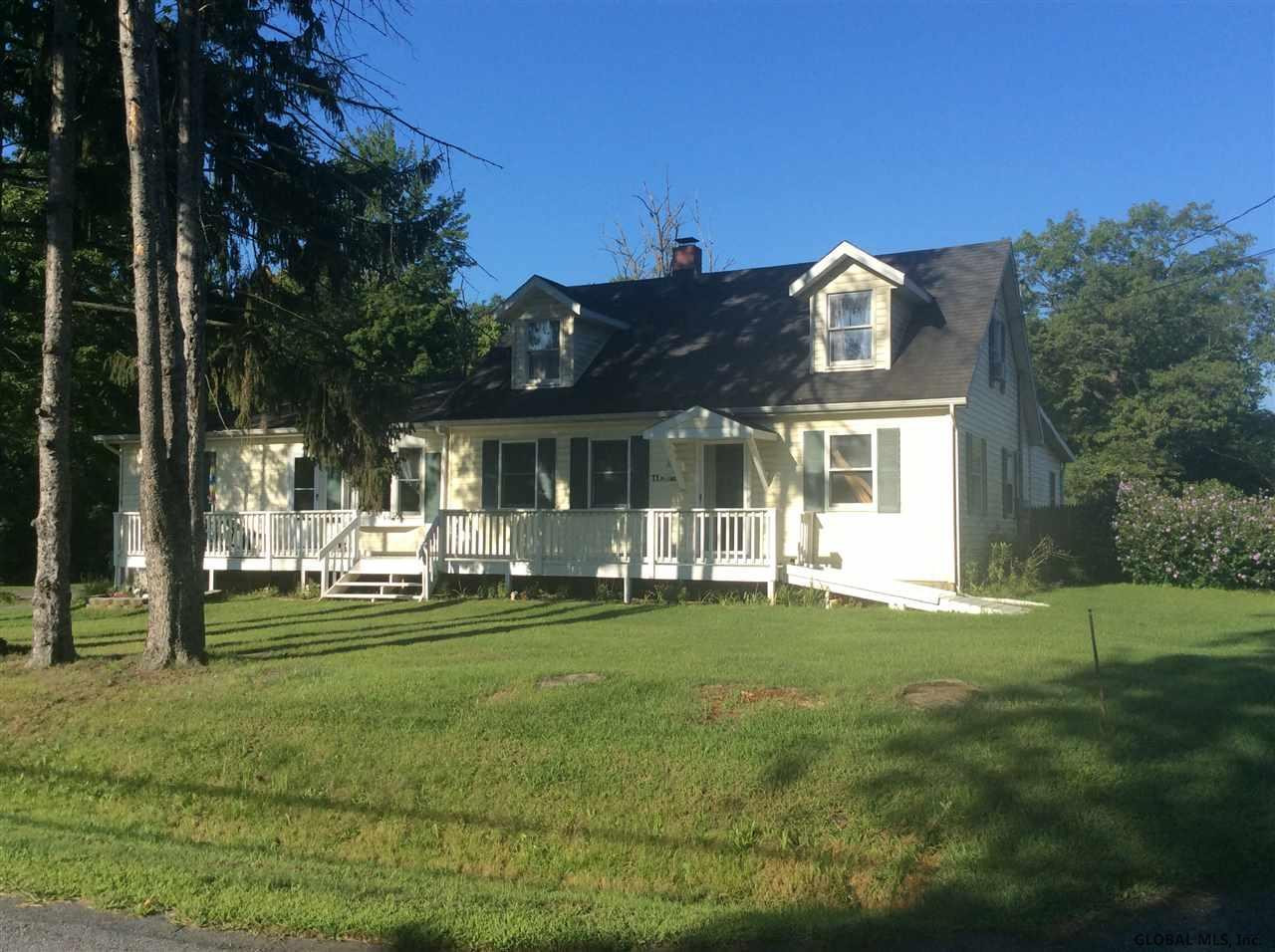 11 Plank Road Halfmoon, NY 12188 - Photo 2 of 25 Photo 2