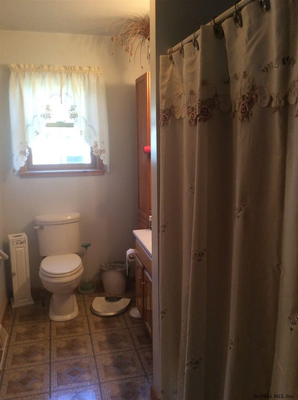 11 Plank Road Halfmoon, NY 12188 - Photo 10 of 25 Photo 10