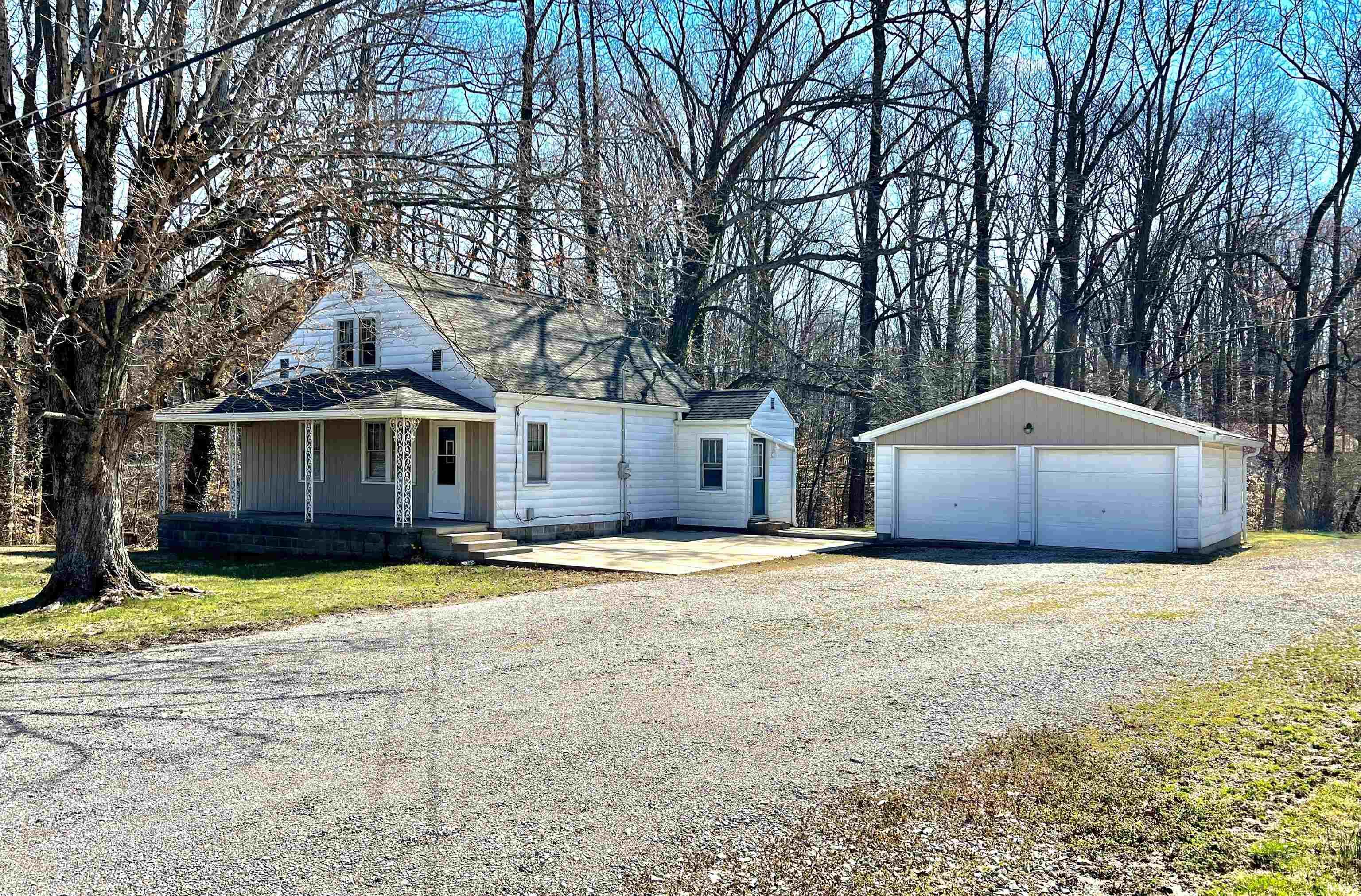 2448 River Road Spencer, IN 47460 - Photo 1 of 31