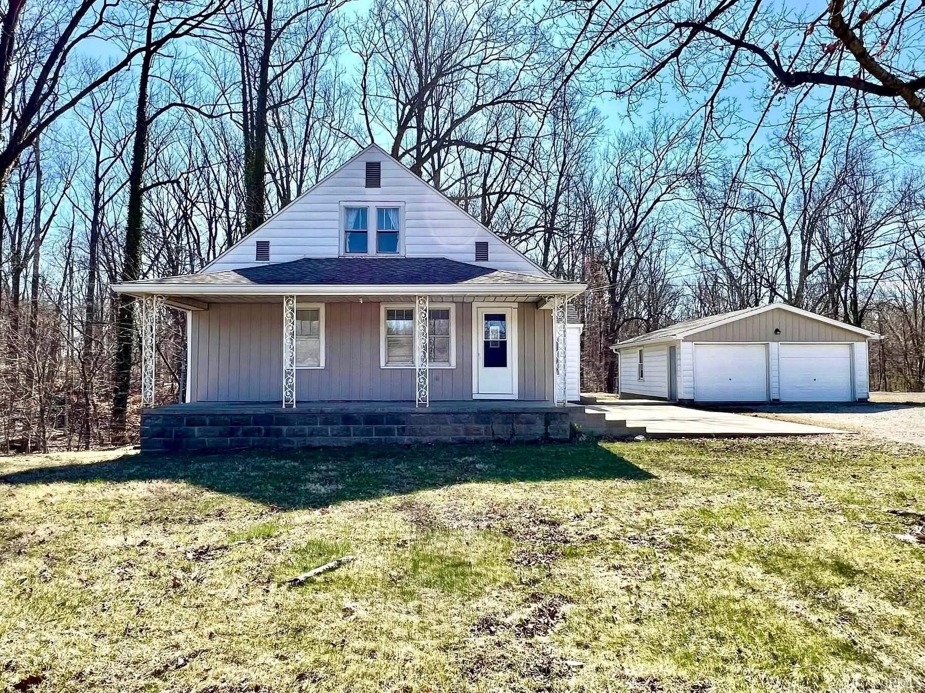 2448 River Road Spencer, IN 47460 - Photo 2 of 31