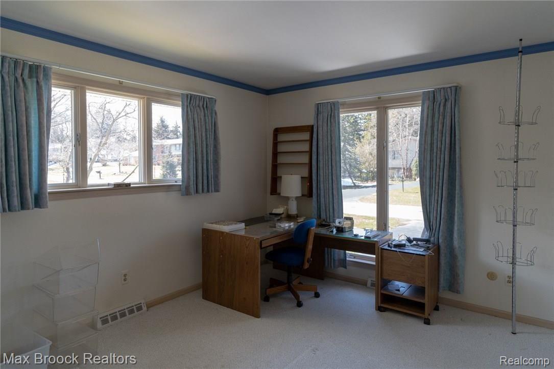 4033 Nearbrook Road Bloomfield Hills, MI 48302 - Photo 30 of 36 100DSC00107.jpg