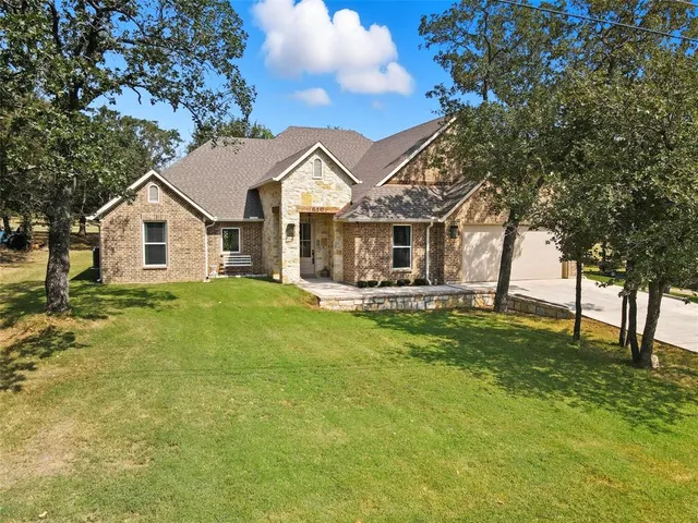 $499,900 | 610 Doaks Drive, Runaway Bay, TX 76426