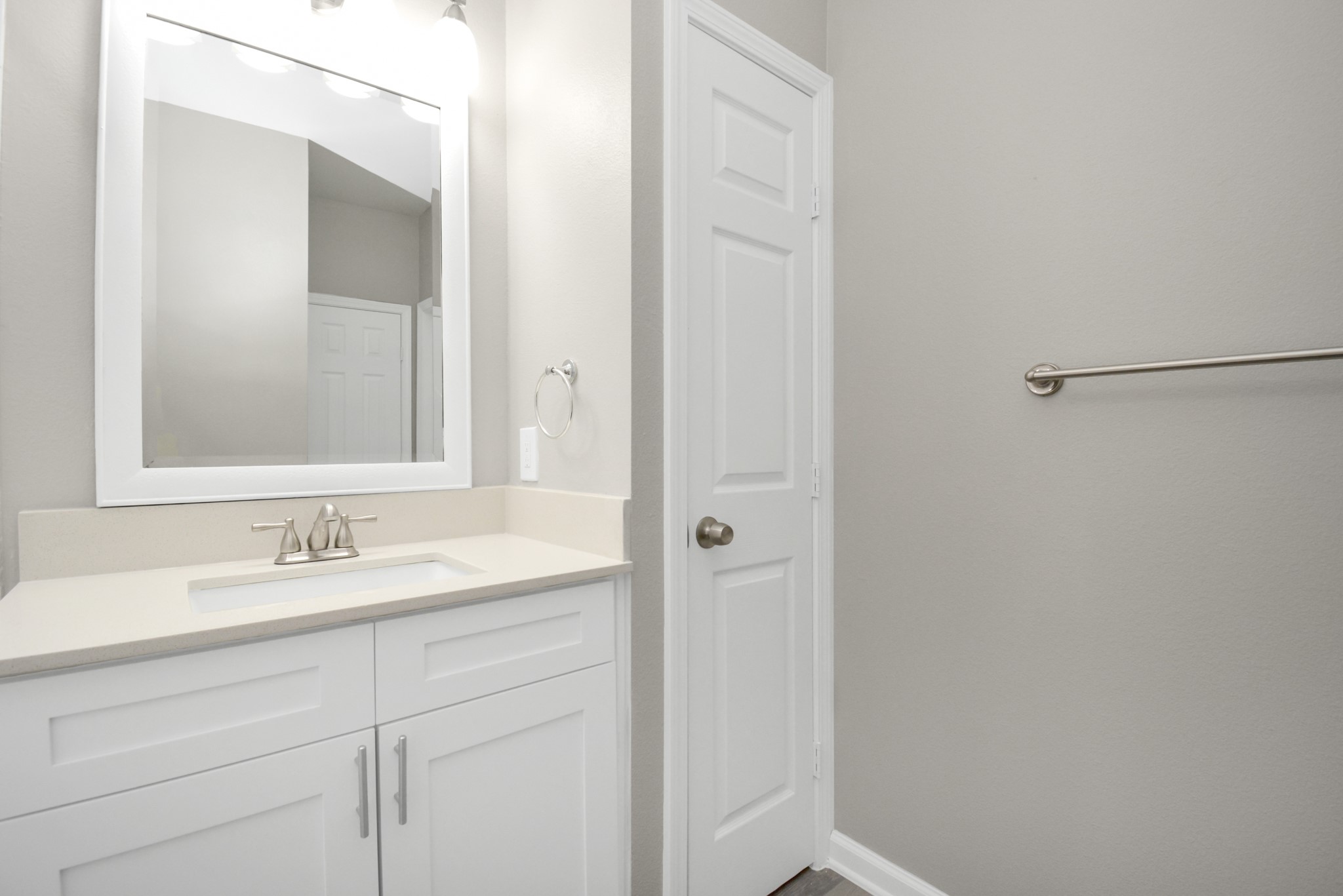 2222 Maroneal Street, Unit 214 Houston, TX 77030 - Photo 13 of 15 a bathroom with a sink and a mirror