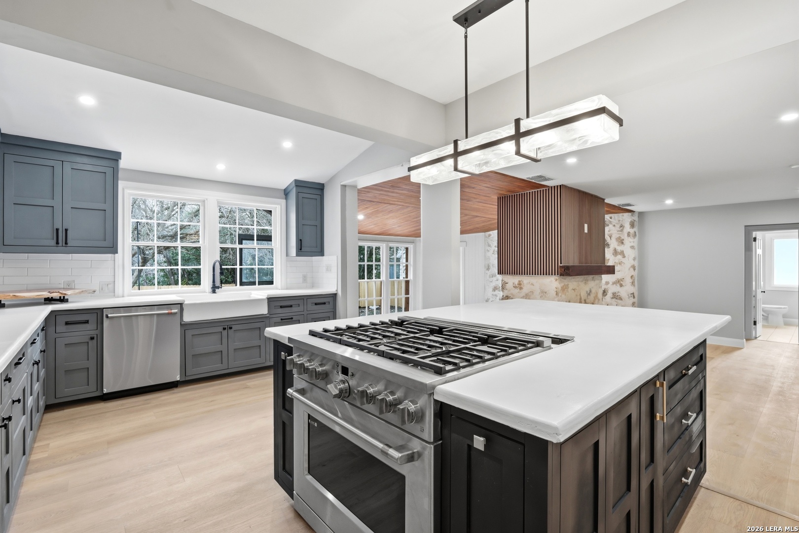 227 East Sunset Road San Antonio, TX 78209 - Photo 18 of 51