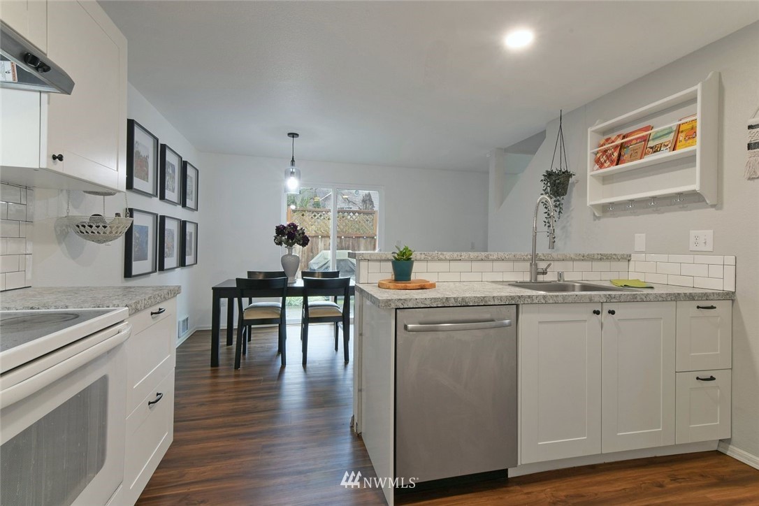 1723 170th Place Southeast, Unit B Bothell, WA 98012 - Photo 7 of 15 Gallery Image 7