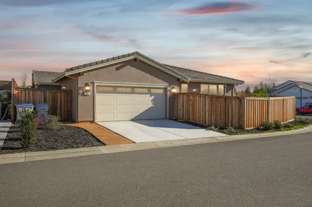 $775,800 | 750 West Main Street, Winters, CA 95694