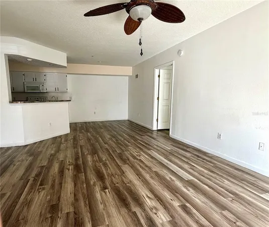 $1,800 | 737 Crest Pines Drive, Unit 613, Orlando, FL 32828