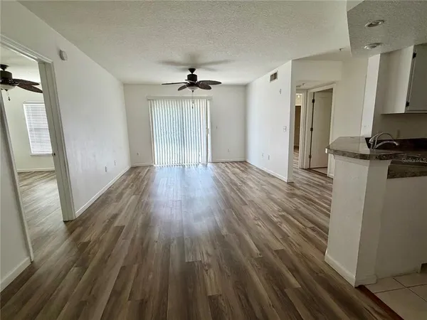 $1,800 | 737 Crest Pines Drive, Unit 613, Orlando, FL 32828