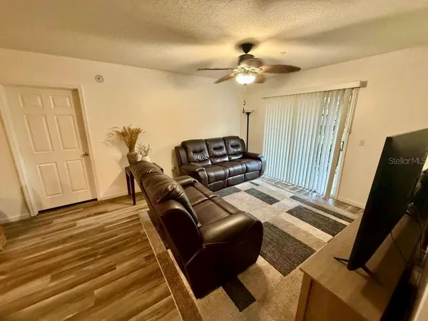 $1,800 | 737 Crest Pines Drive, Unit 613, Orlando, FL 32828