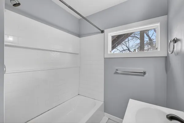 $275,000 | 126 West Lafayette Street, Claremont, NH 03743