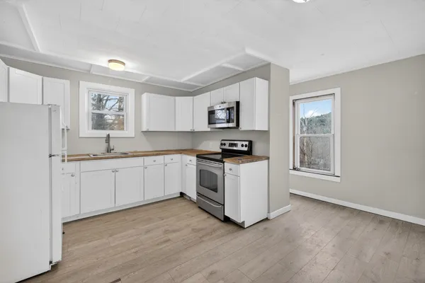 $275,000 | 126 West Lafayette Street, Claremont, NH 03743