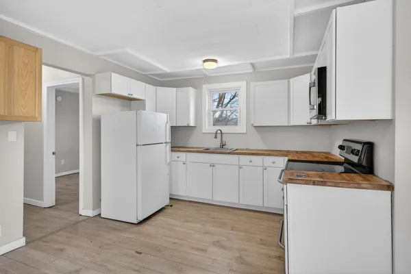 $275,000 | 126 West Lafayette Street, Claremont, NH 03743