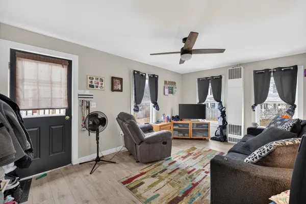 $275,000 | 126 West Lafayette Street, Claremont, NH 03743