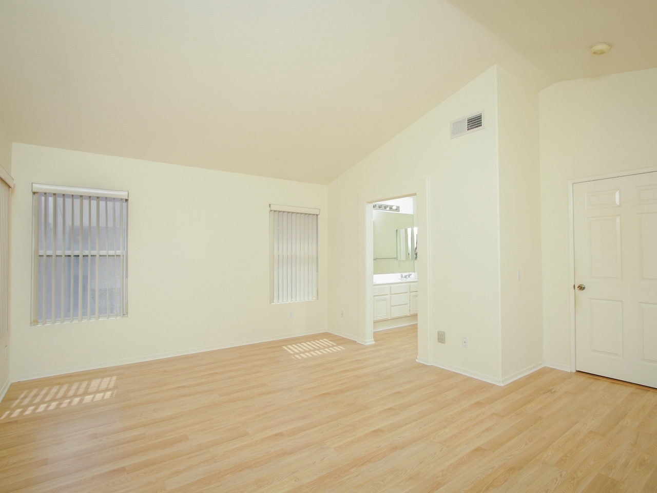 1957 Versailles Road Chula Vista, CA 91913 - Photo 14 of 22 Gallery Image 14