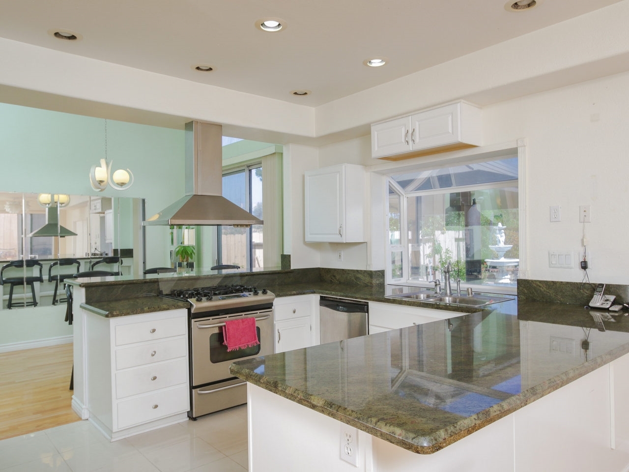 1957 Versailles Road Chula Vista, CA 91913 - Photo 9 of 22 Gallery Image 9