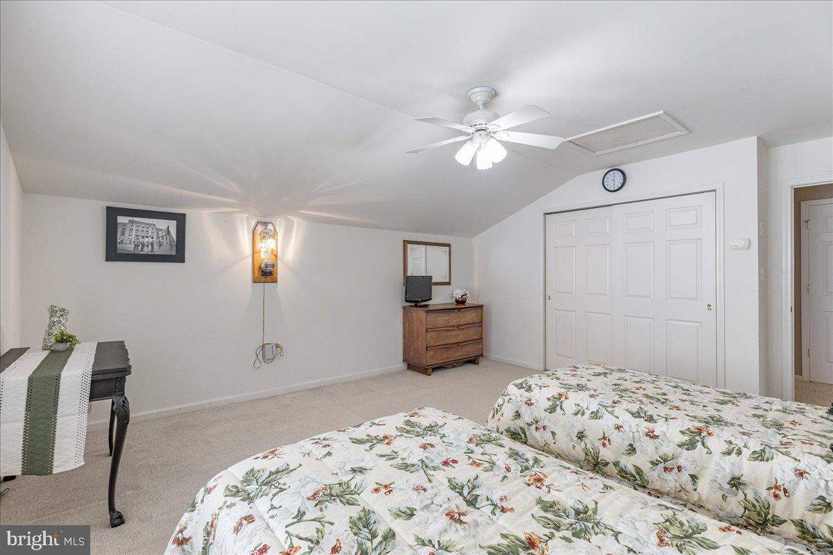 10 Fitzgerald Lane Columbus, NJ 08022 - Photo 26 of 33 a bedroom with a bed and a dresser