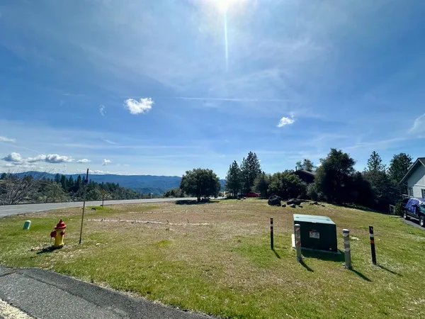 a view of a outdoor space