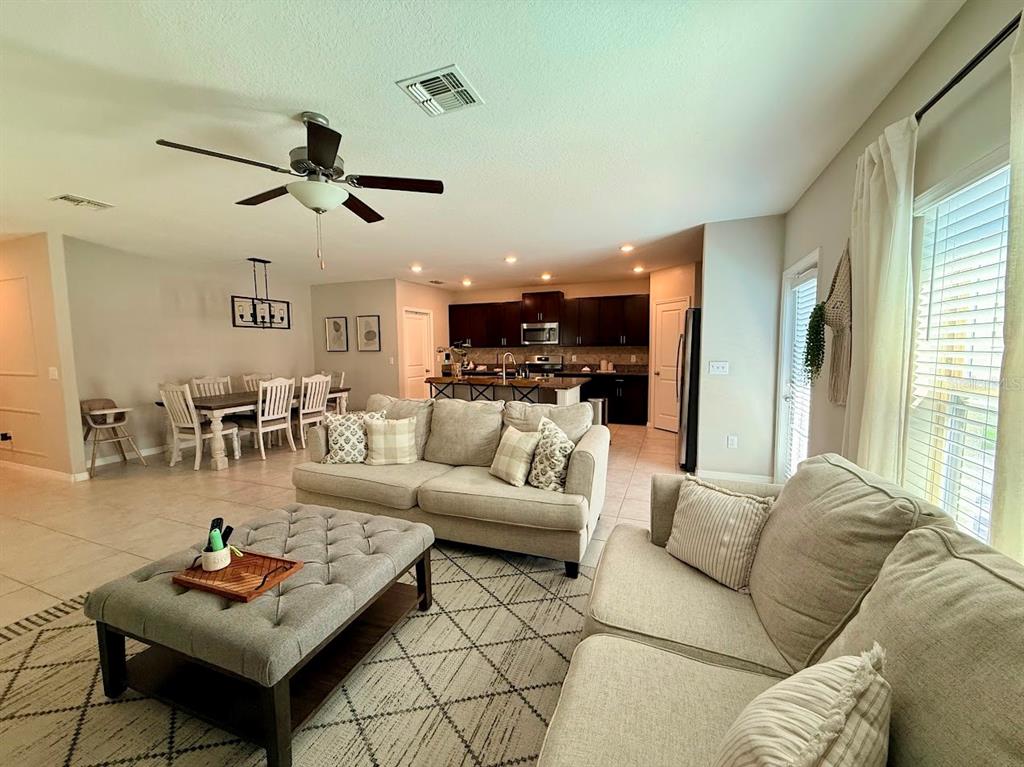 9712 Lemon Drop Loop Ruskin, FL 33573 - Photo 11 of 34 Gallery Image 11