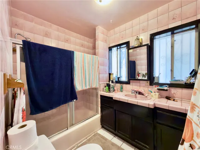 $1,599,000 | 5654 Stansbury Avenue, Van Nuys, CA 91401