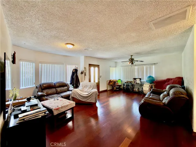 $1,599,000 | 5654 Stansbury Avenue, Van Nuys, CA 91401