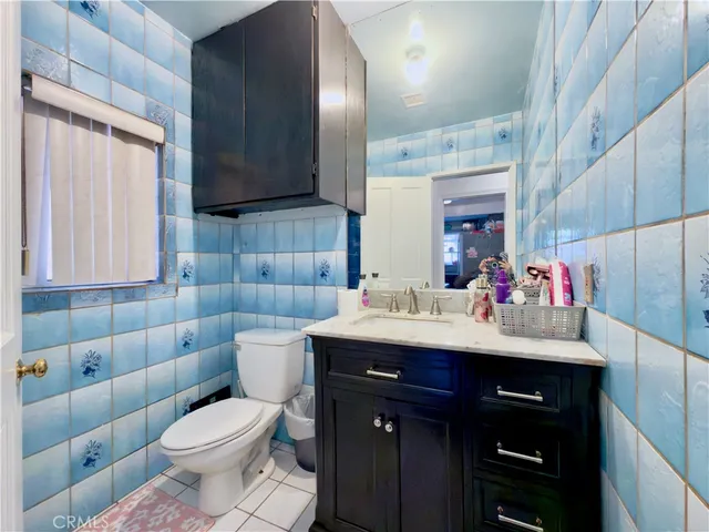 $1,599,000 | 5654 Stansbury Avenue, Van Nuys, CA 91401