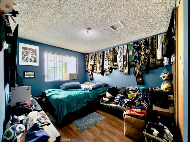 $1,599,000 | 5654 Stansbury Avenue, Van Nuys, CA 91401