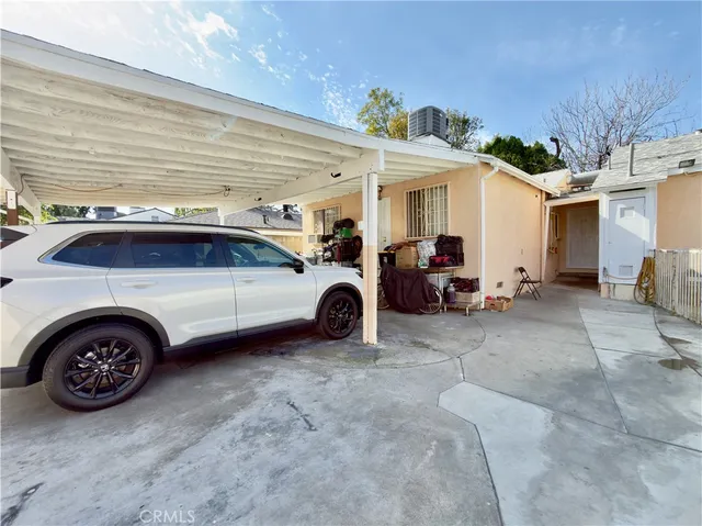 $1,599,000 | 5654 Stansbury Avenue, Van Nuys, CA 91401