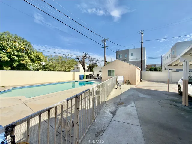 $1,599,000 | 5654 Stansbury Avenue, Van Nuys, CA 91401