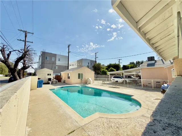 $1,599,000 | 5654 Stansbury Avenue, Van Nuys, CA 91401