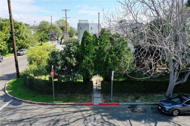 $1,599,000 | 5654 Stansbury Avenue, Van Nuys, CA 91401