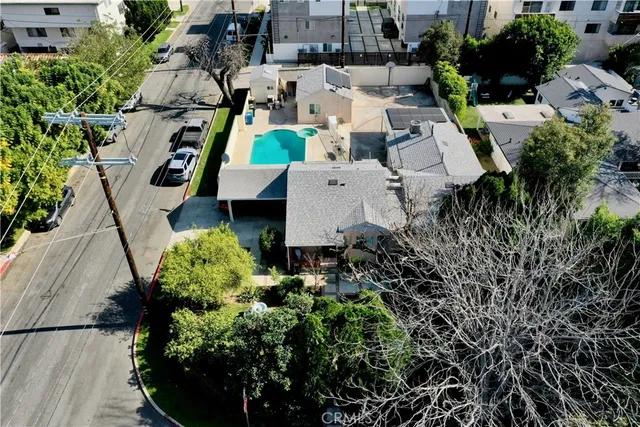 $1,599,000 | 5654 Stansbury Avenue, Van Nuys, CA 91401