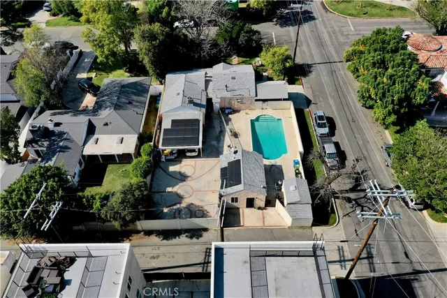 $1,599,000 | 5654 Stansbury Avenue, Van Nuys, CA 91401