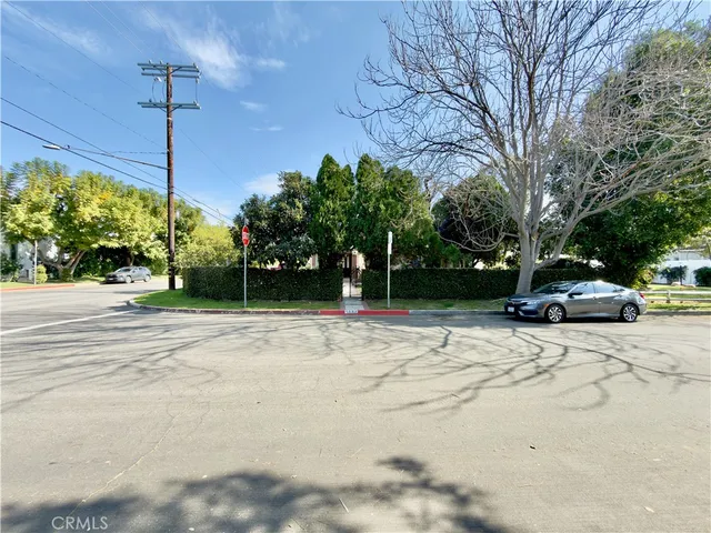 $1,599,000 | 5654 Stansbury Avenue, Van Nuys, CA 91401