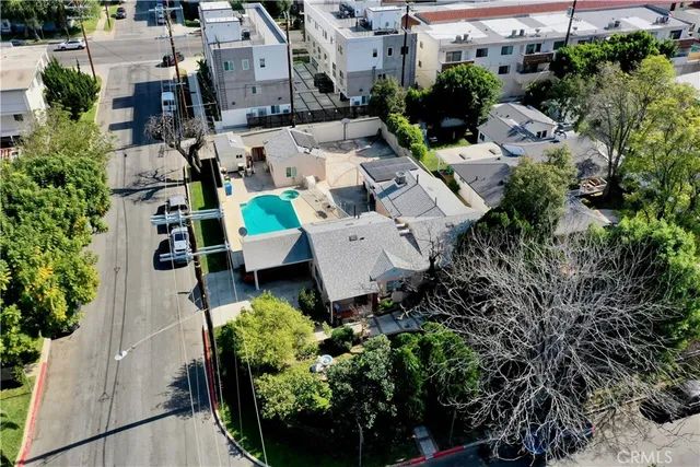 $1,599,000 | 5654 Stansbury Avenue, Van Nuys, CA 91401